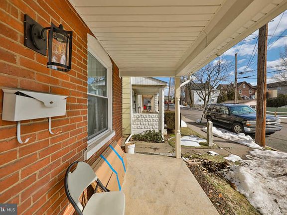 3rd image of 25 Bachman St