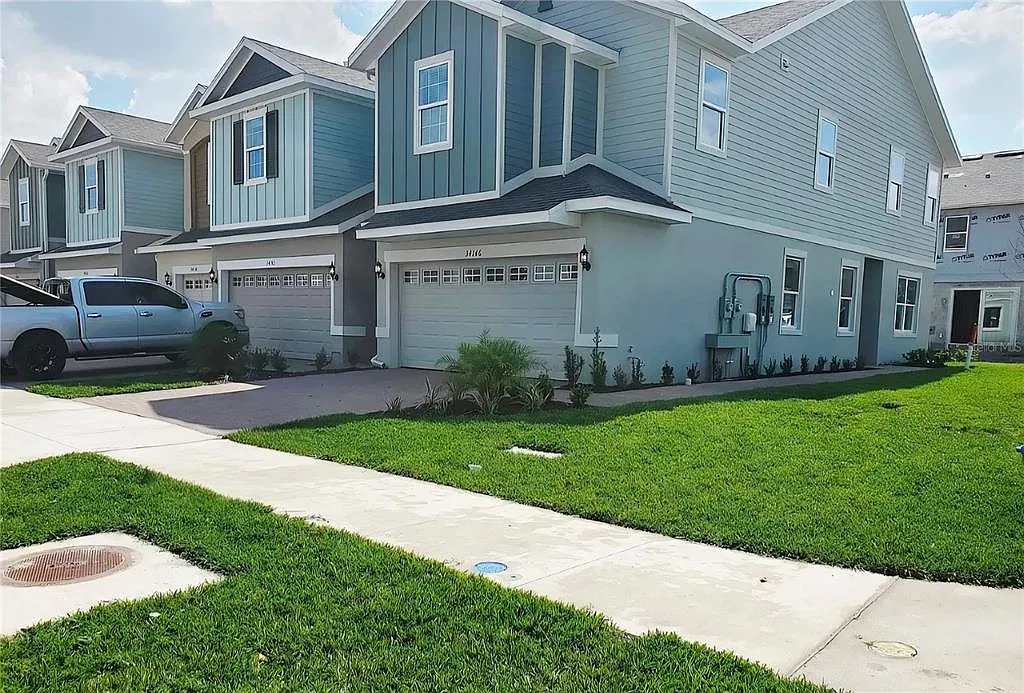 3 bed, 2.5 bath, 1703 sqft, $2,100 — Photo 1