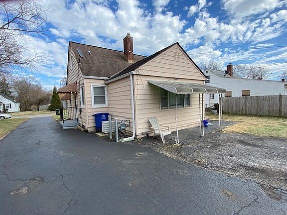 2nd image of 111 N Kellner Rd
