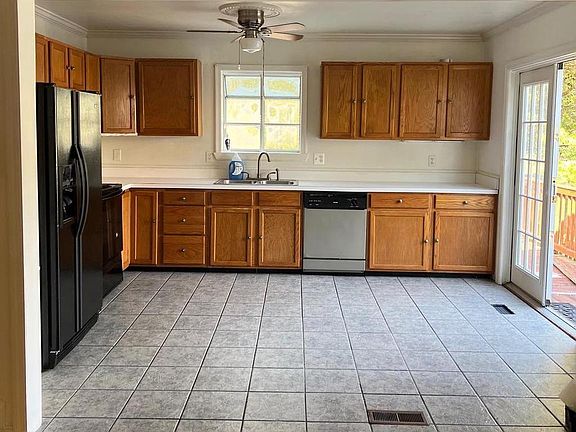 3rd image of 1126 Silverleaf Dr