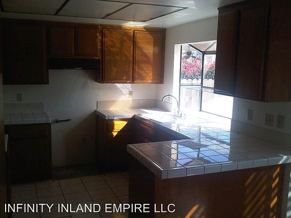 4th image of 17145 Los Cedros Ave