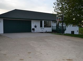 42044 Duane Dr, Dakota, MN 55925