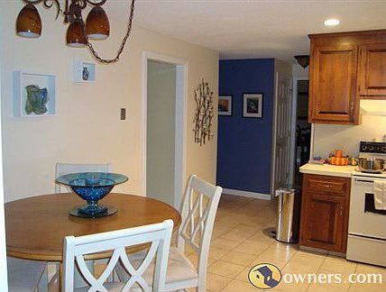 Kitchen & Breakfast nook.
