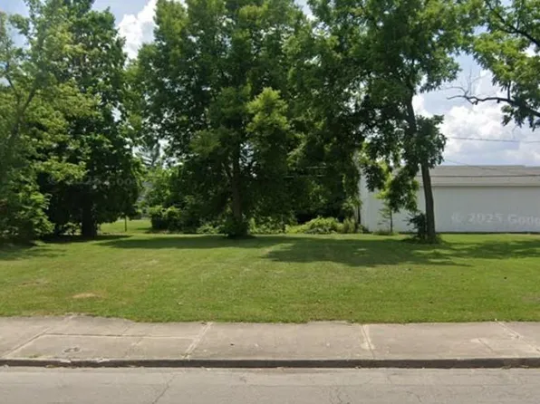 511 E Willard St, Muncie, IN 47302