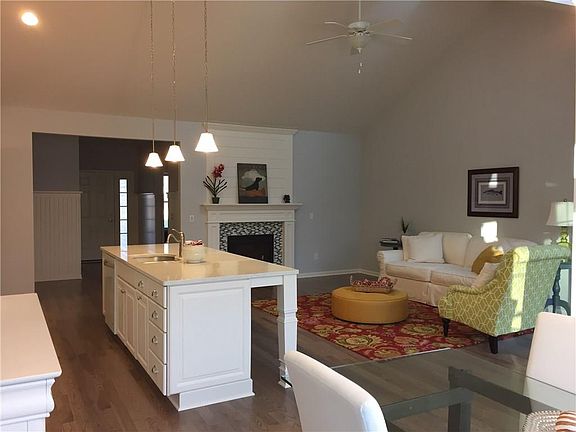 5th image of 1379 Ashwood Ln