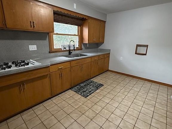 5th image of 2108 23rd St