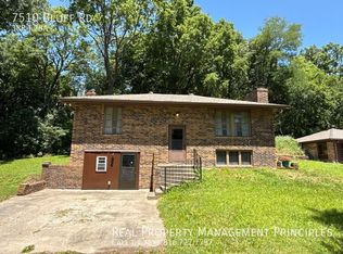 7510 Bluff Rd, Liberty, MO 64068