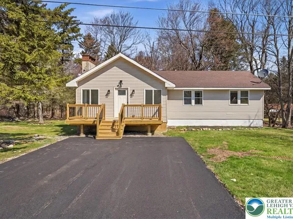 2114 Wild Cherry Ln, Tobyhanna, PA 18466