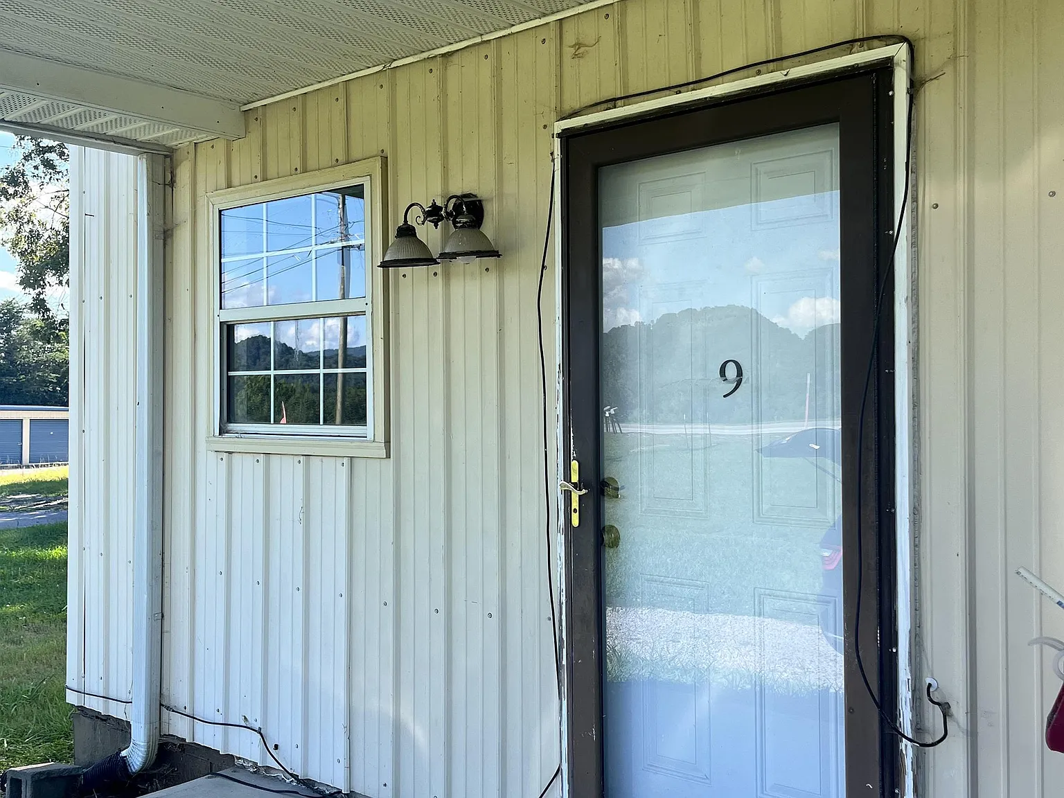 2439 U.S. 411 - A — Photo 1