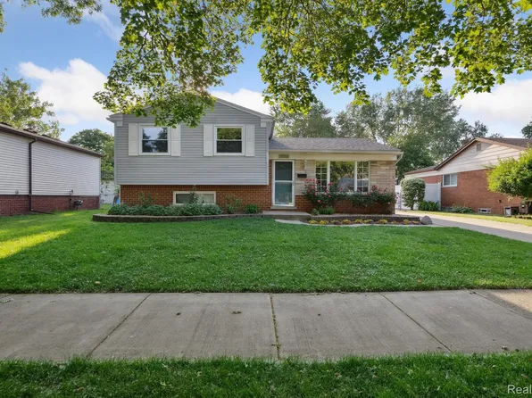 31740 Nelson Dr, Warren, MI 48088