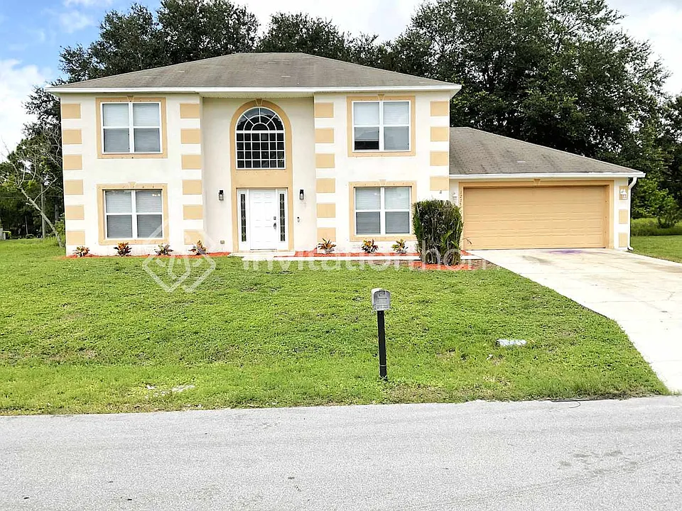 1235 Ragen Rd SE