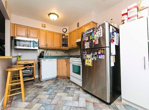 3rd image of 5805 Avenue O
