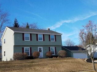 1312 Northbrooke Dr, Grafton, WI 53024