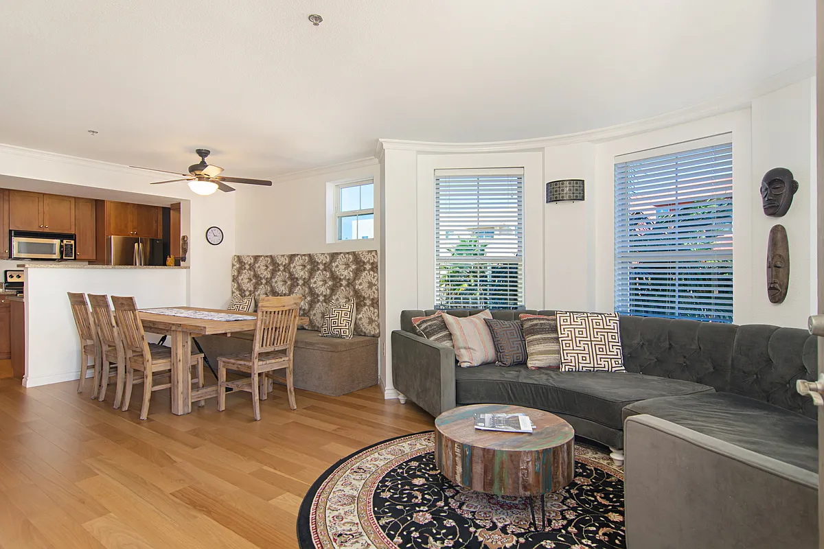 2 bed, 1064 sqft, $5,000 — Photo 2