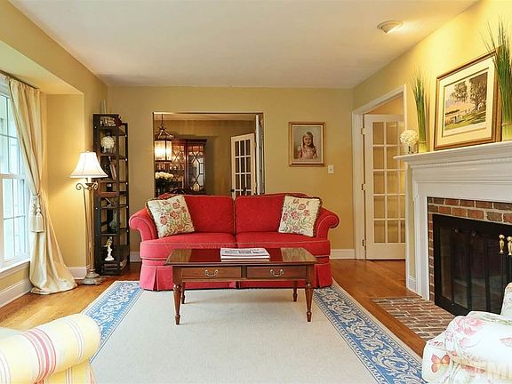 4th image of 802 Churchill Dr
