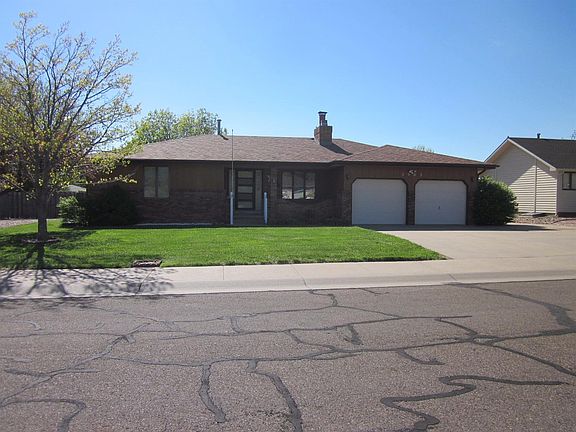 2nd image of 3703 Hillcrest Dr