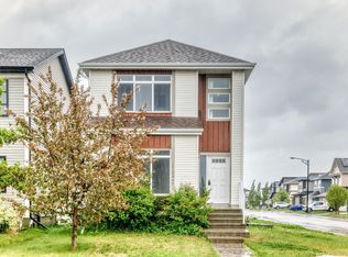 18103 77th St NW, Edmonton, AB T5Z0L8