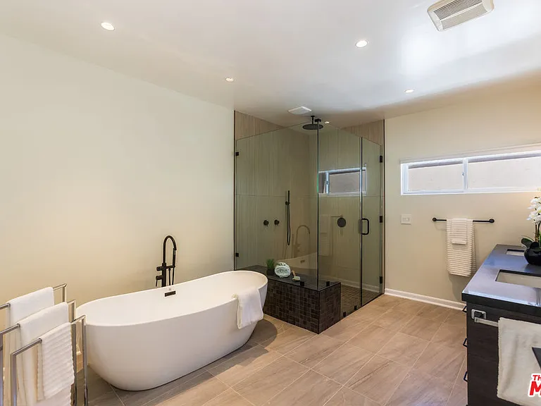 869 S Bundy Dr — Photo 48