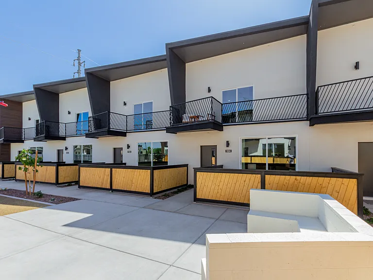 Sonoran Townhomes — Photo 4