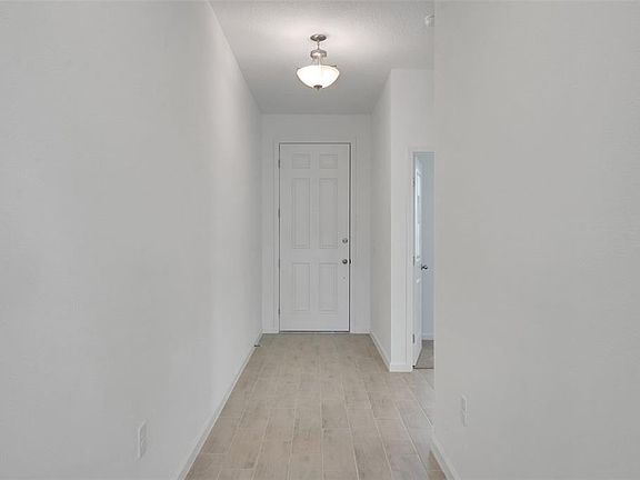 4th image of 264 Meredith Blvd