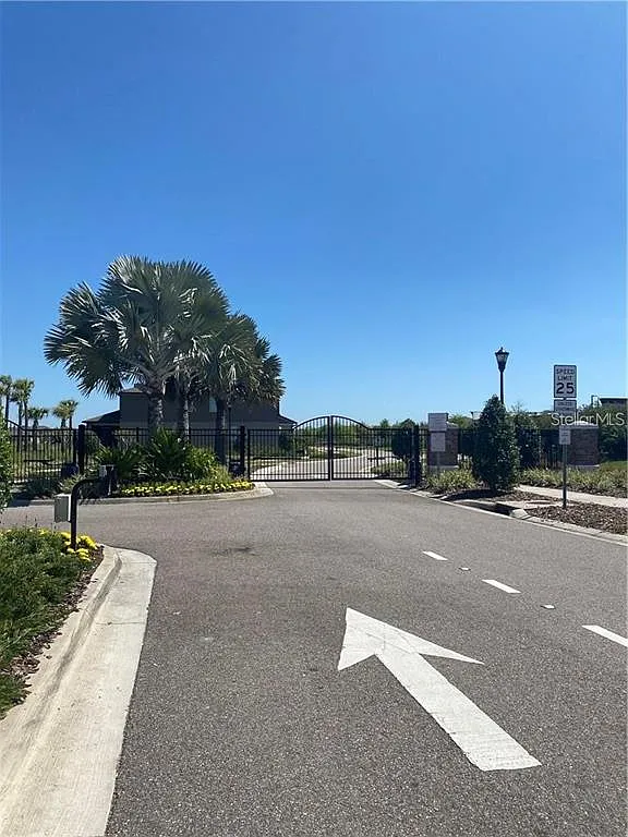 2 bed, 2.5 bath, 1588 sqft, $2,100 — Photo 3