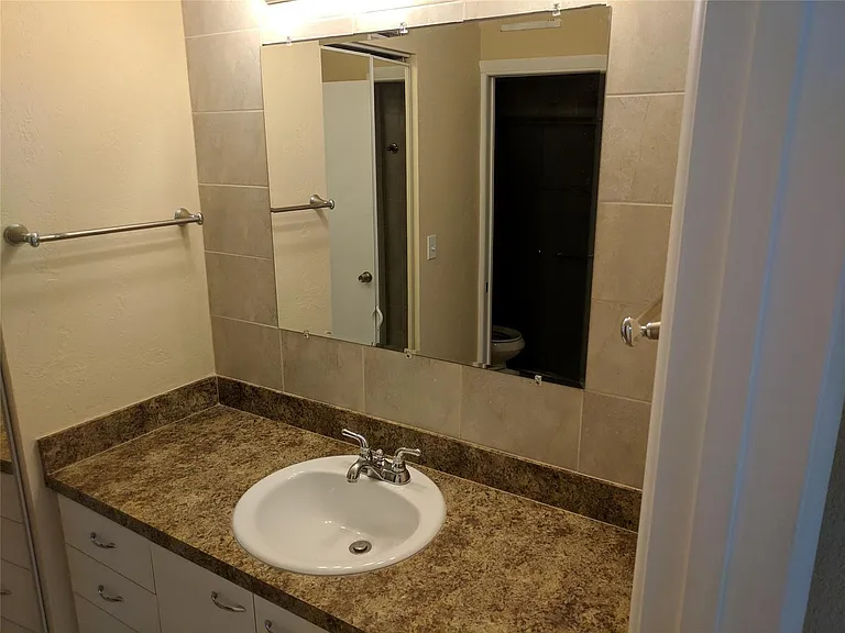 1250 NE 125th St #312C — Photo 9