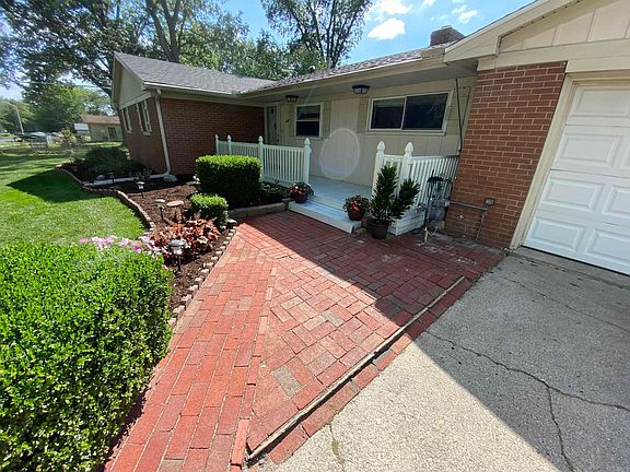 4th image of 4025 Wyandotte Dr