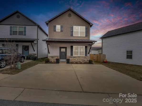 272 Cardwell Ln, Fletcher, NC 28732