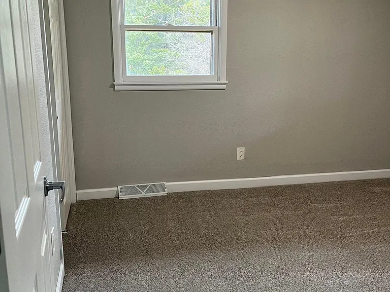 730 Normandy Cir — Photo 10
