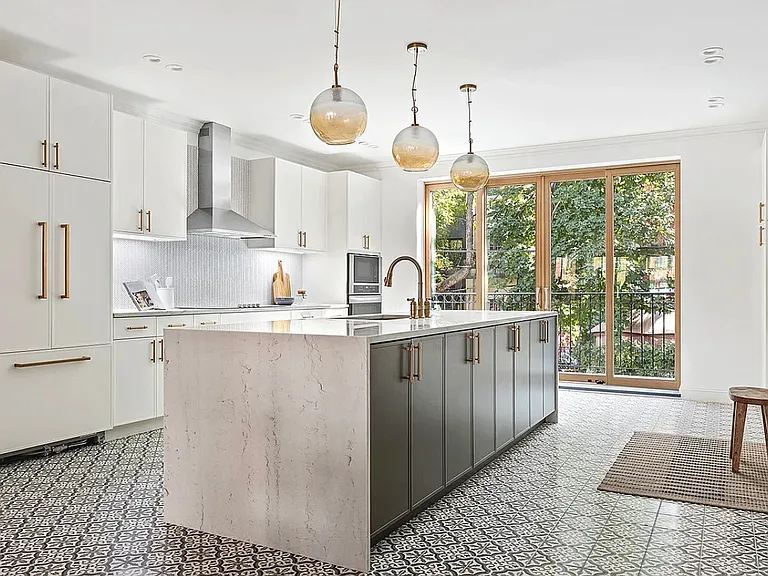 516 Lexington Ave #1 — Photo 1