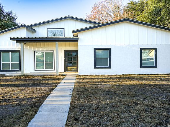 2nd image of 108 S Bluebonnet