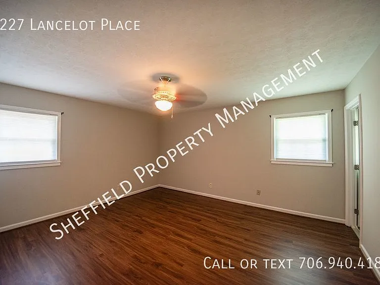 2227 Lancelot Pl — Photo 8