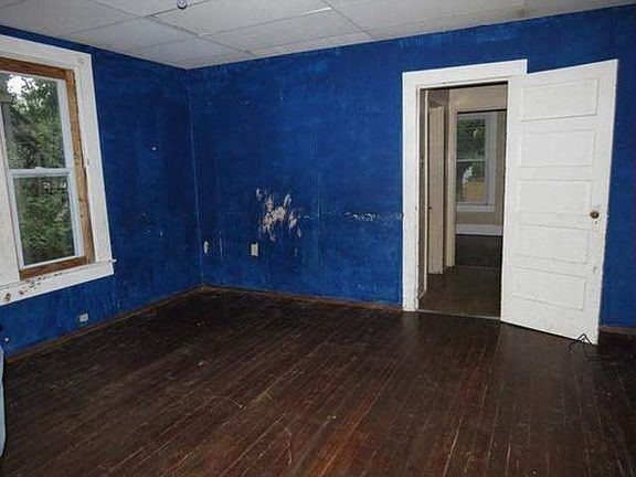 5th image of 611 S Ellis St
