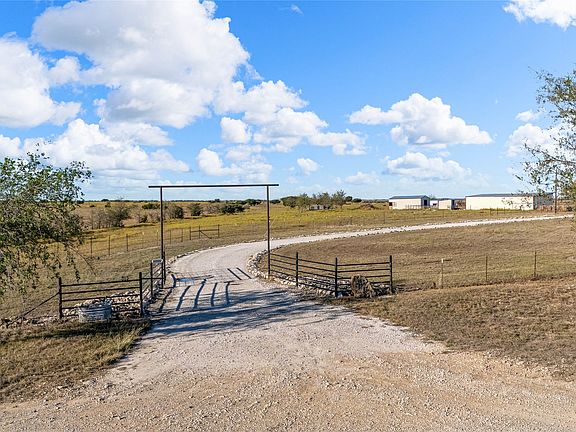 3rd image of 318 County Road 3355