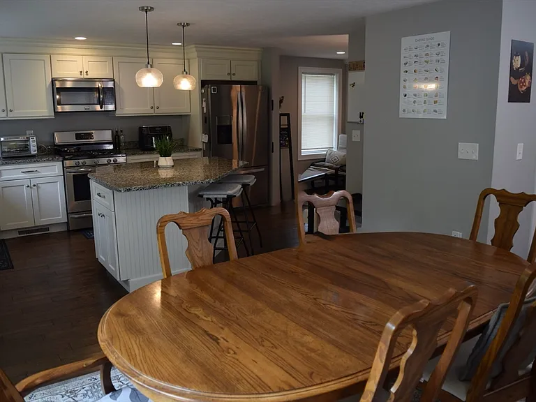 142 Grove Ave — Photo 9