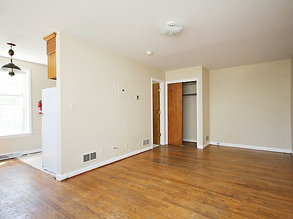 3rd image of 1609 Gordon Ave #Gordon1609