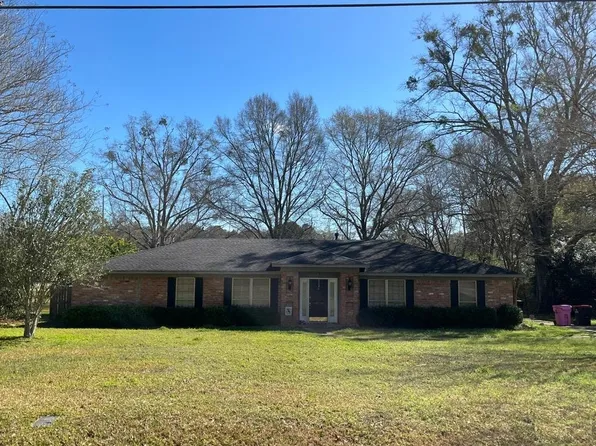 2828 Aragon Dr, Semmes, AL 36575