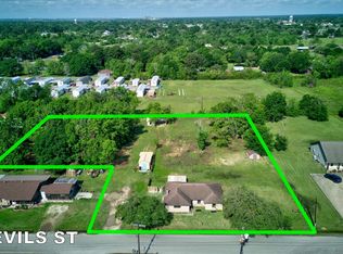 300 Nevils St, Bridge City, TX 77611