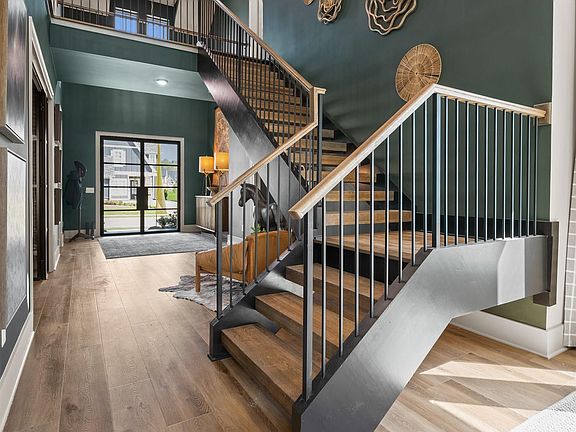 3rd image of 1900 Waterloo Bnd