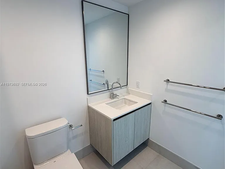 9221 E Bay Harbor Dr #307 — Photo 18