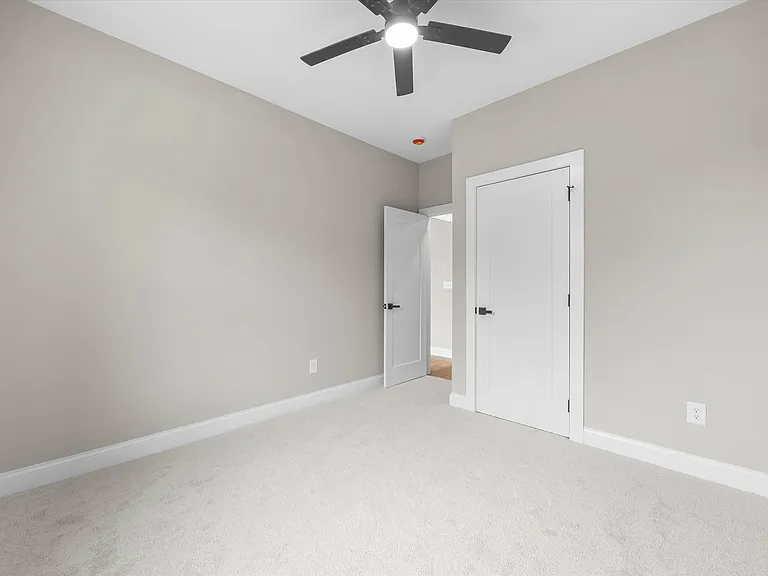 401 Lee St — Photo 28