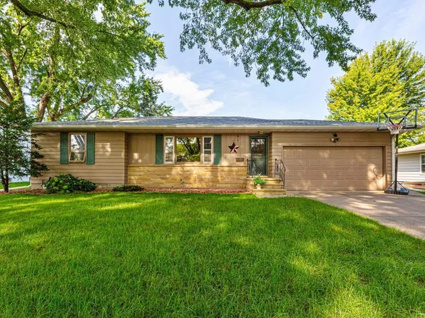 110 Atwood Dr, Mankato, MN 56001