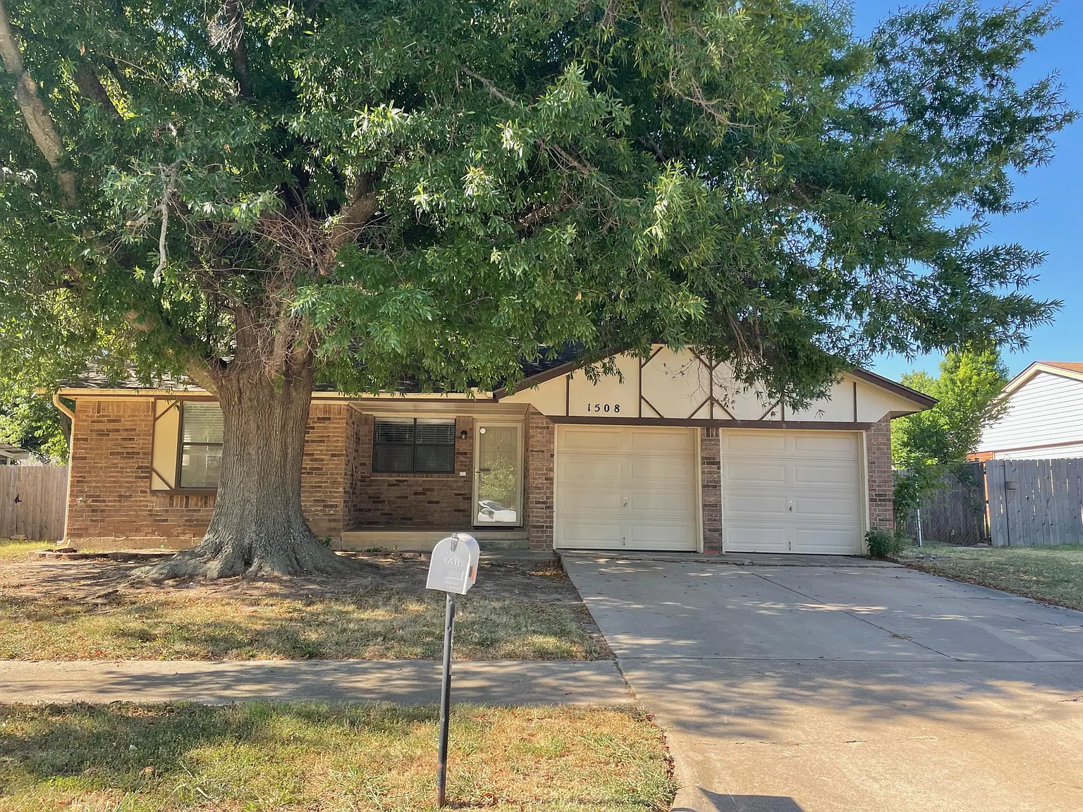 3 bed, 1.5 bath, 1120 sqft, $1,395 — Photo 1