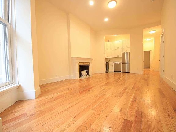 3rd image of 321 W 105th St APT 2A
