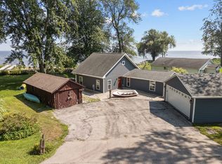 1938 Cottage Rd, Little Suamico, WI 54141