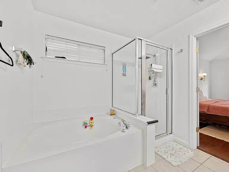 15609 Royal Dublin Dr — Photo 25