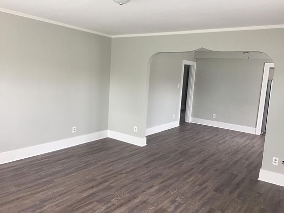 3rd image of 802 S Cushman Ave APT 1