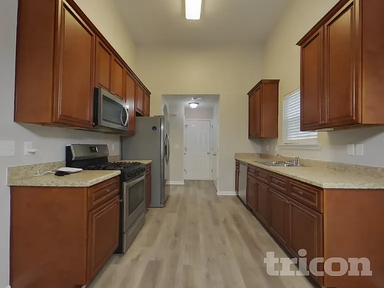 247 Augusta Woods Dr — Photo 6