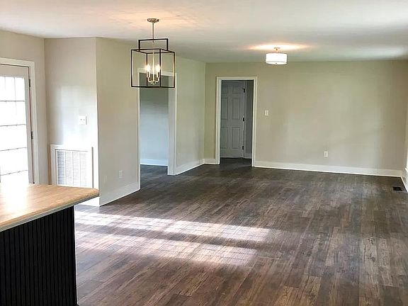 5th image of 214 Rochelle Dr