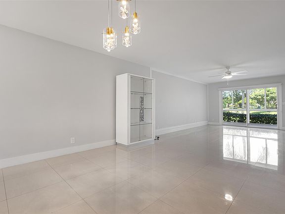 3rd image of 4301 Martinique Circle #M1